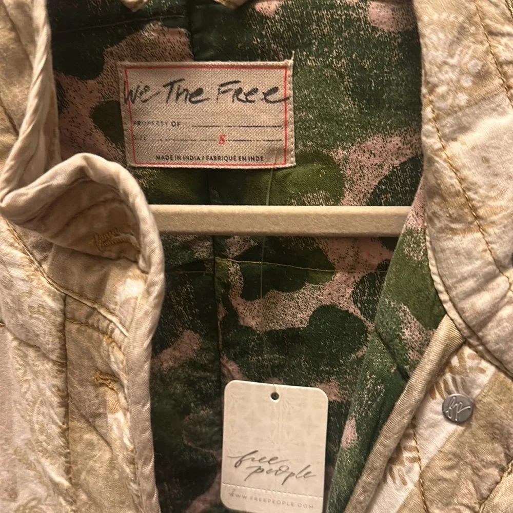 Free People Quilted Button Up Jacket in Faded Ivory Paisley Print NEW - Picture 7 of 9